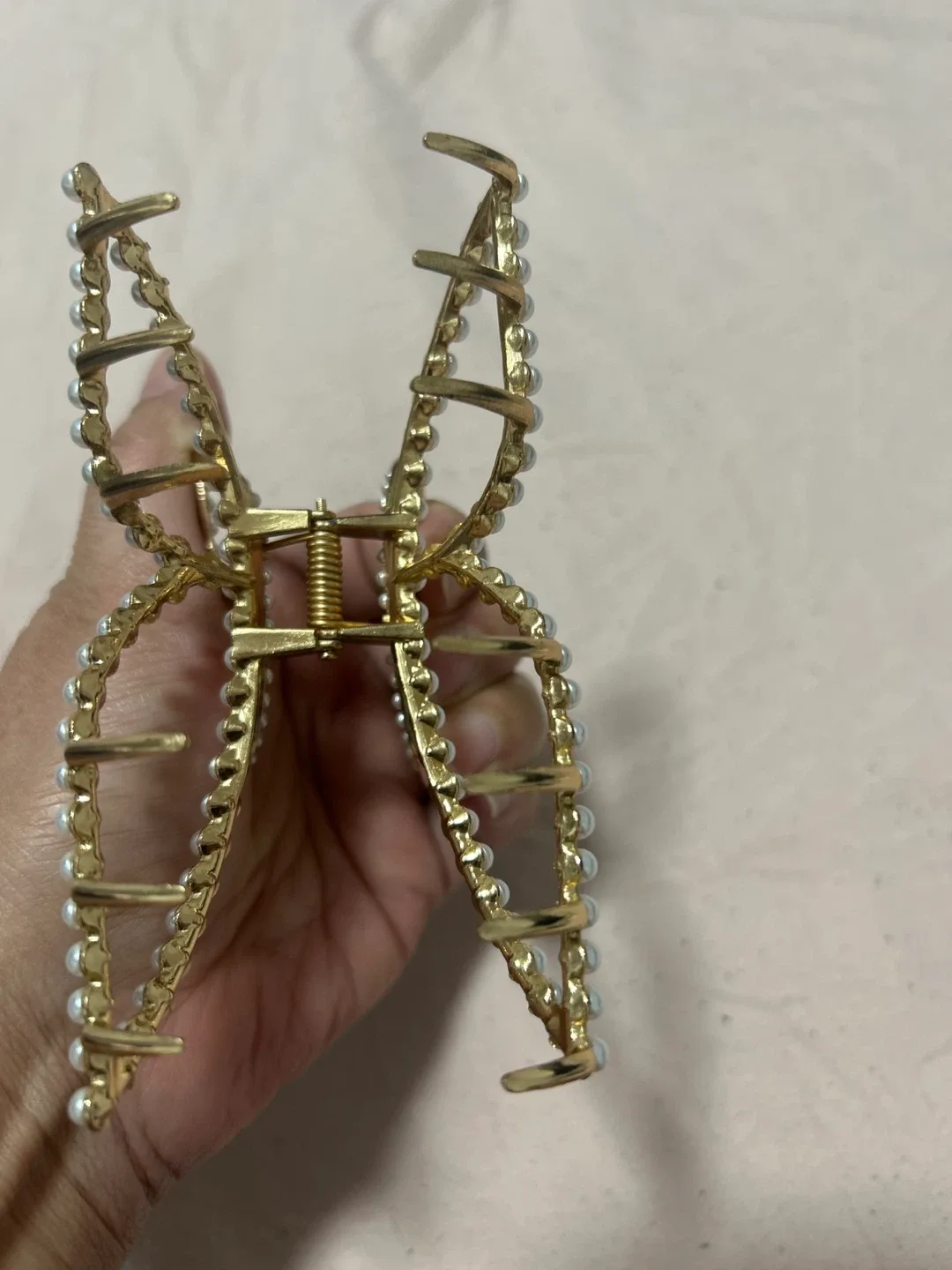 Butterfly Pearl Hair Claw Clip - Gold image indicator(3)