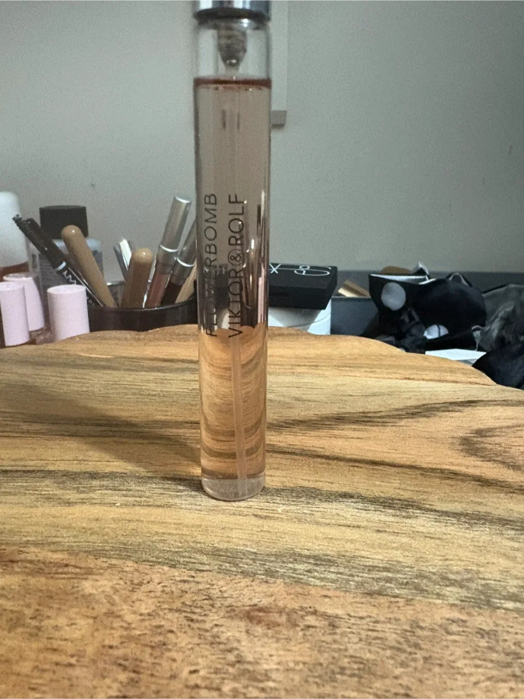 Viktor&Rolf Flowerbomb Travel Size image indicator(2)