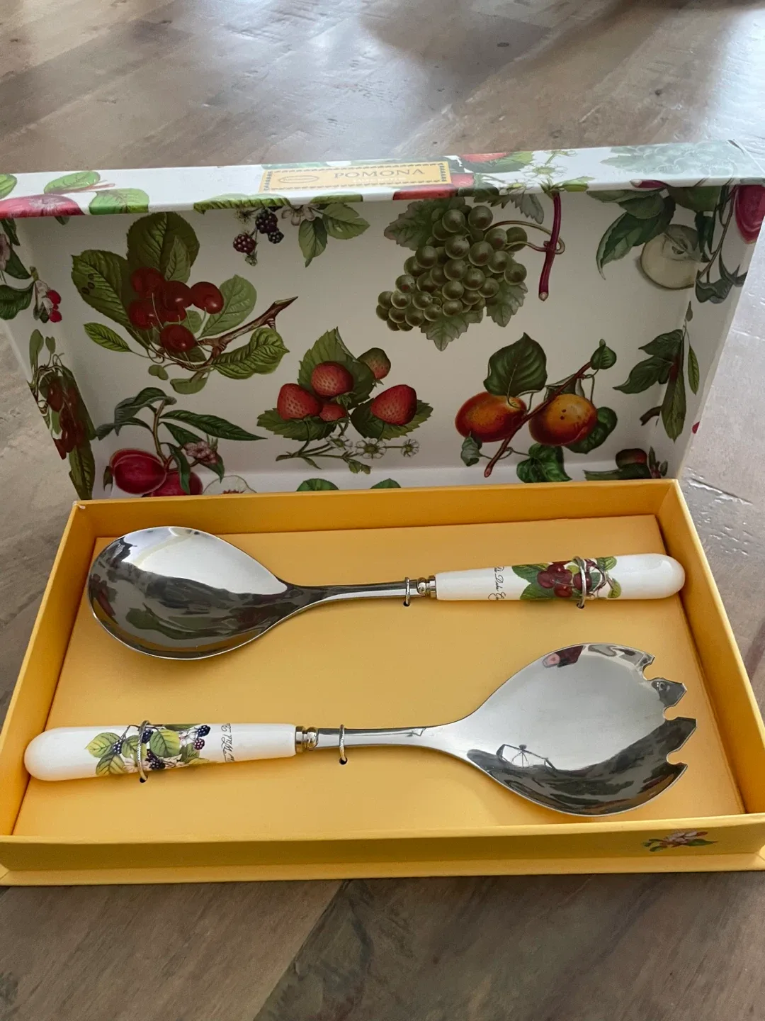 Portmerion salad service new in the box image indicator(2)