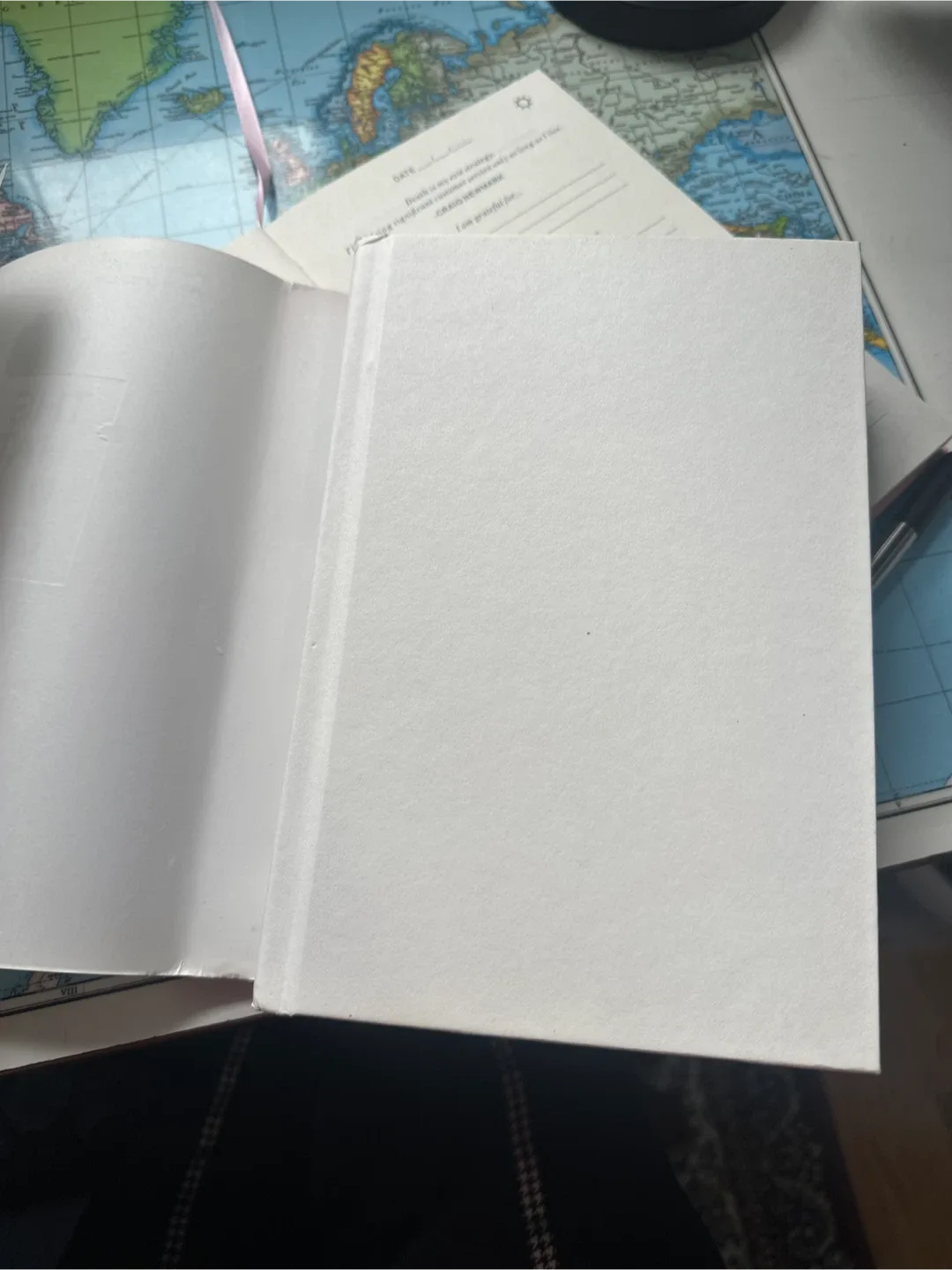 The Hate U Give by Angie Thomas image indicator(3)