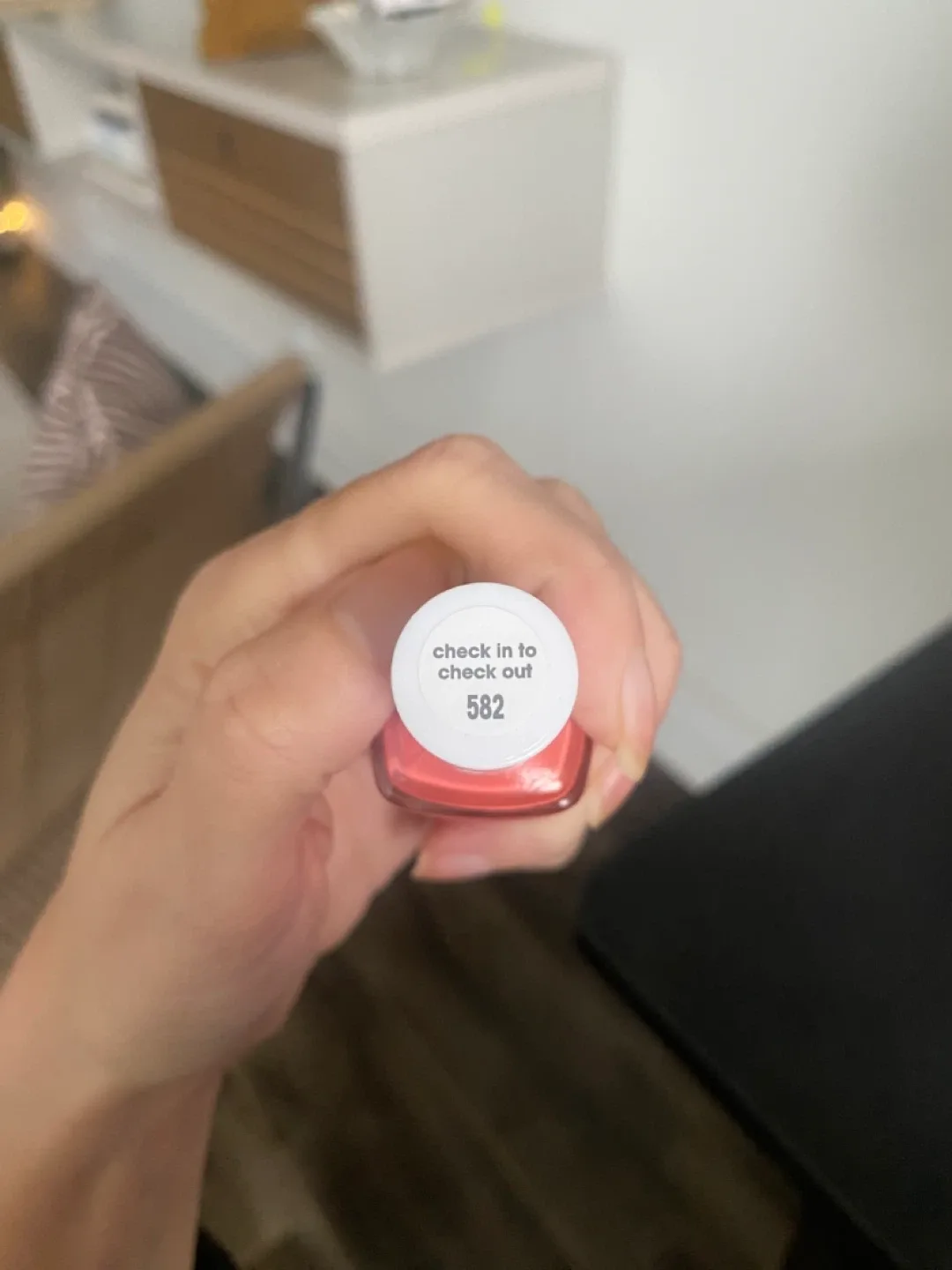 Essie Nail Polish - Check In To Check Out 582 image indicator(2)