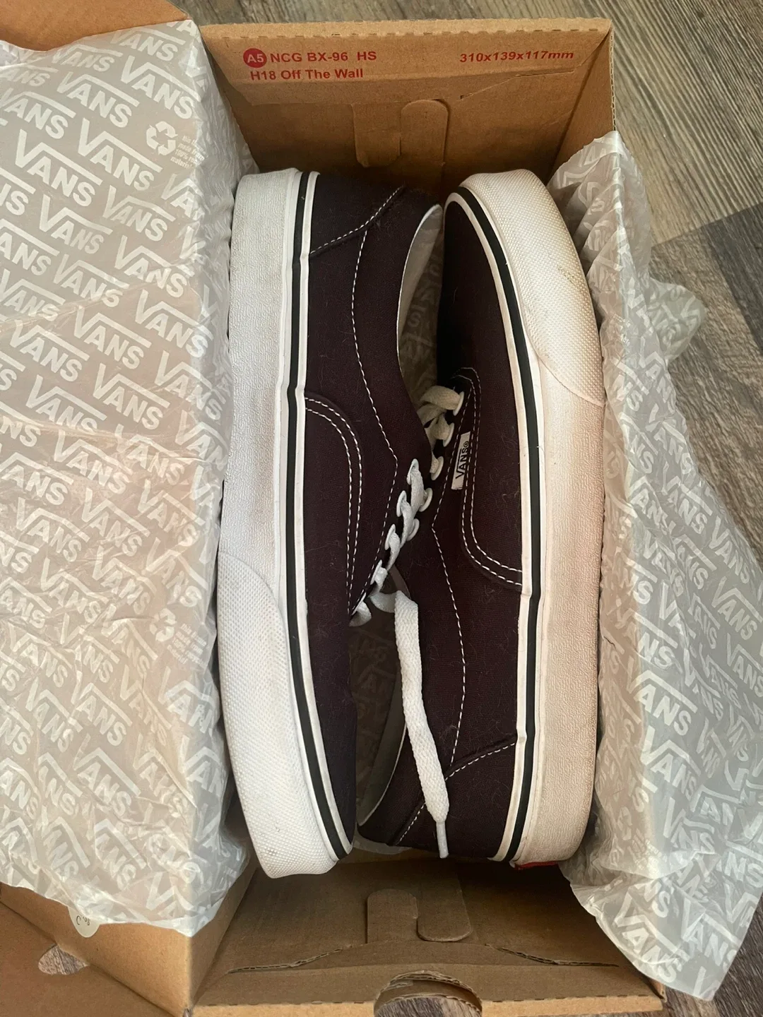 Vans Era Black Sneakers (with box) image indicator(7)