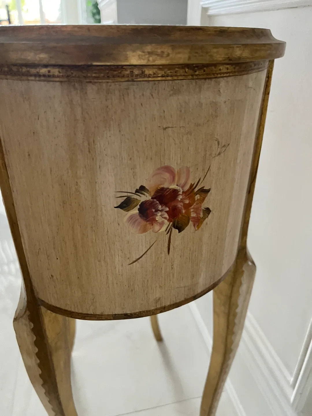 Vintage Floral Accent Table image indicator(4)