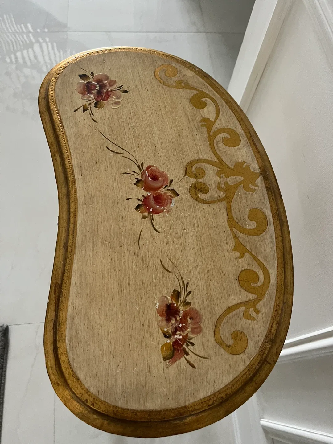 Vintage Floral Accent Table image indicator(5)