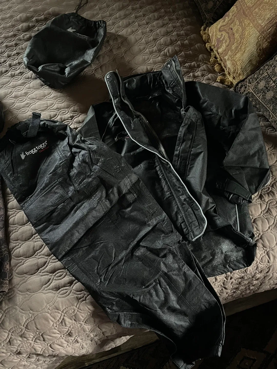 Frogg Toggs Rain Suit - Size Small image indicator(5)