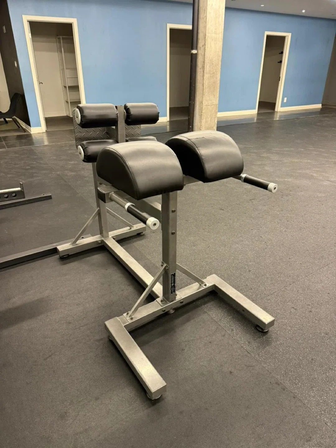 Hyperextension Bench