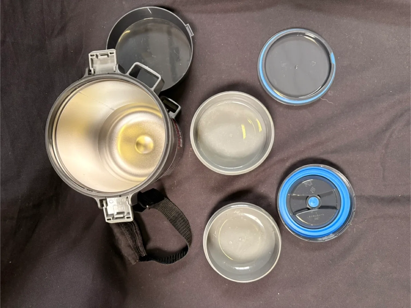 FREE Thermos Food Jar with 2 Containers image indicator(6)