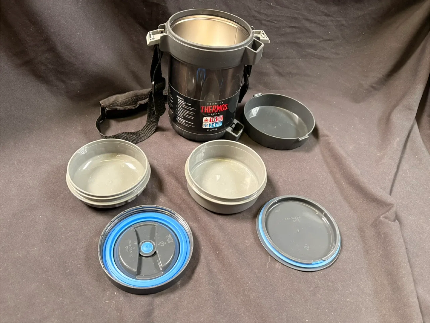 FREE Thermos Food Jar with 2 Containers image indicator(5)
