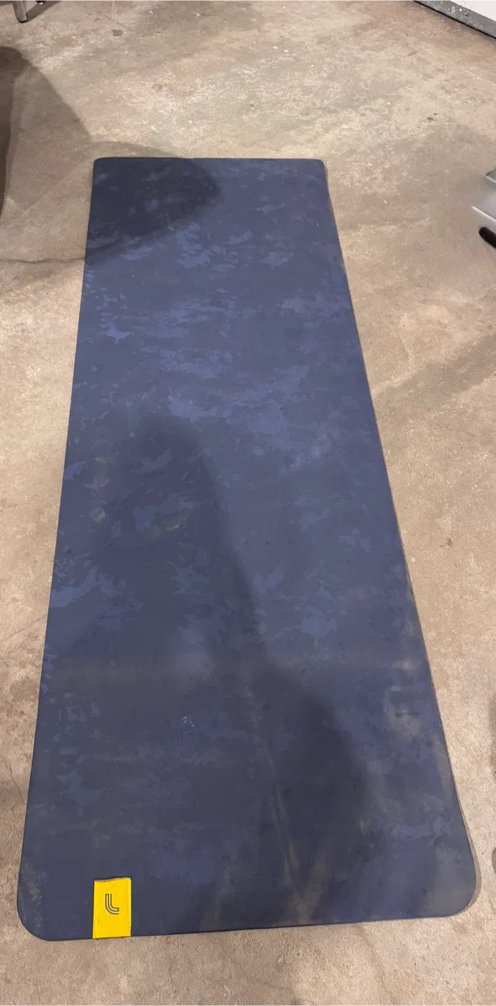 Lolë Yoga Mat image indicator(3)