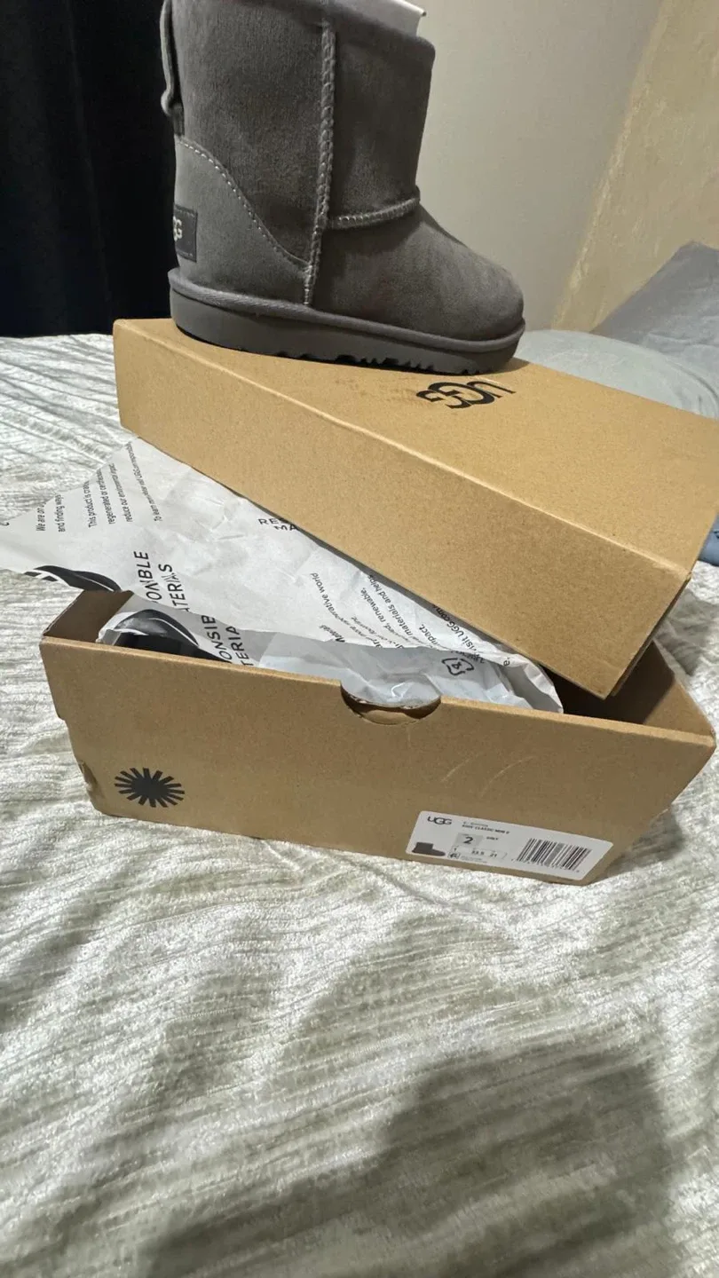 UGG Kids' Classic Mini II Boots - Size 2 - Grey image indicator(4)