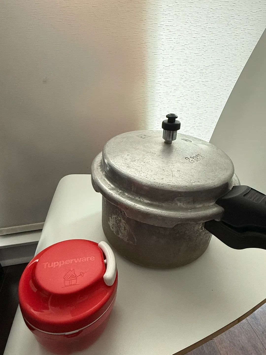 Srushti 5 Litre Pressure Cooker + Tupperware Chopper