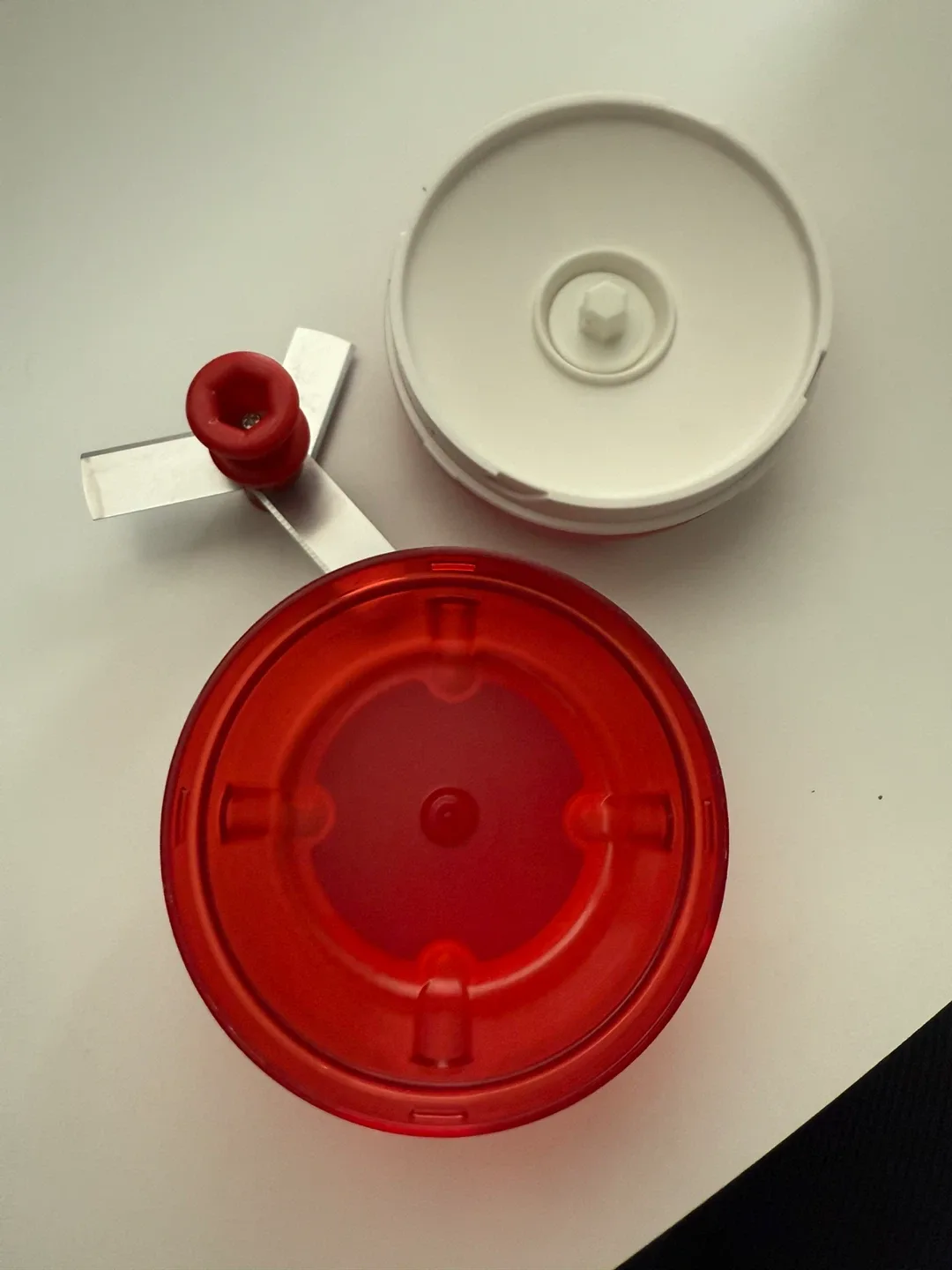 Srushti 5 Litre Pressure Cooker + Tupperware Chopper image indicator(6)