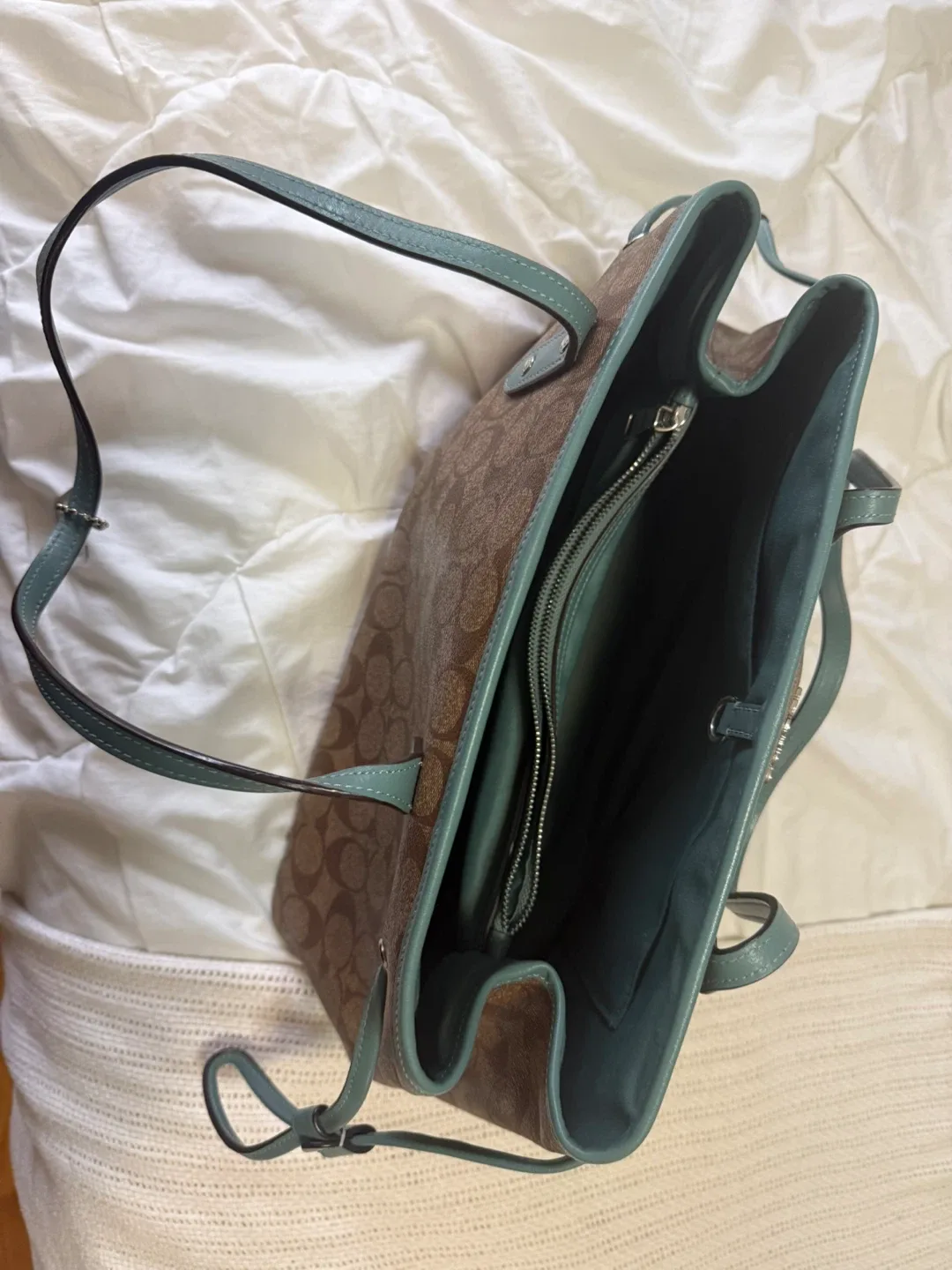 Coach bag for sale image indicator(4)