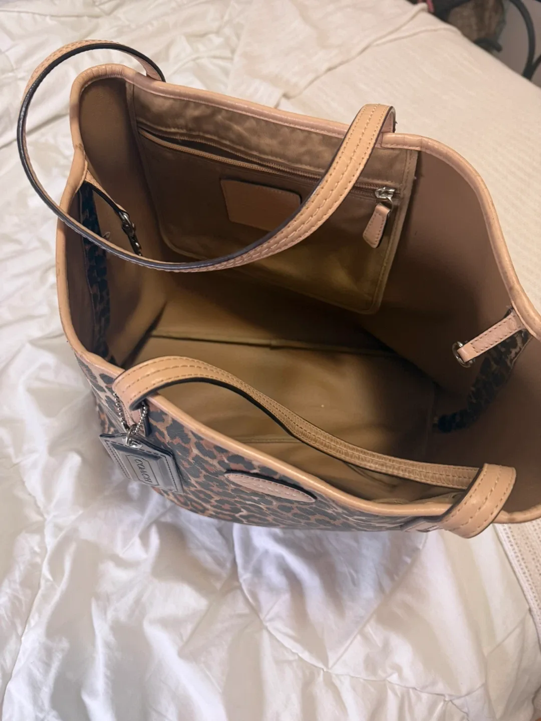 Coach Leopard Print Tote Bag image indicator(2)