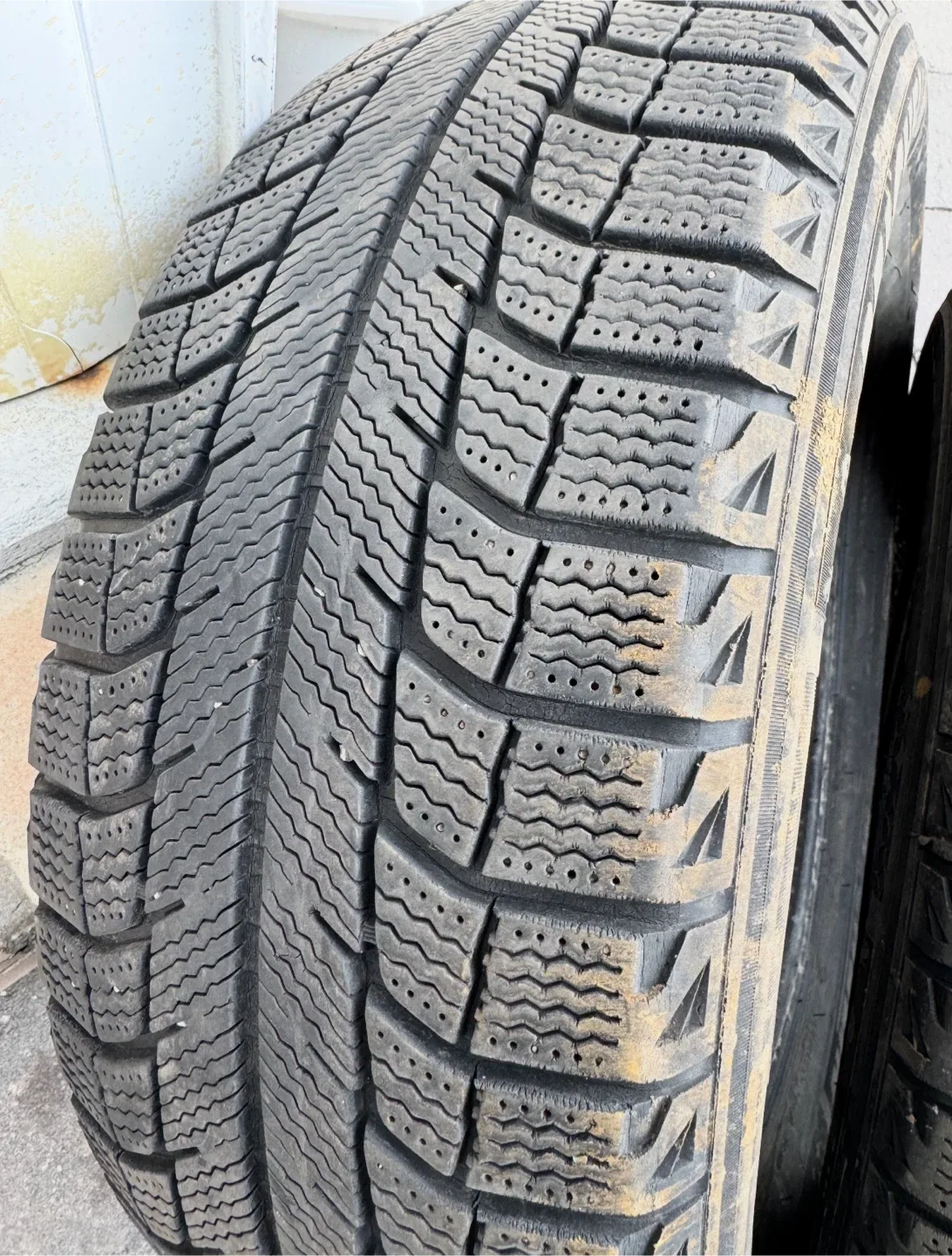 Michelin X-Ice 205/65R15 Winter Tires (Set of 4)