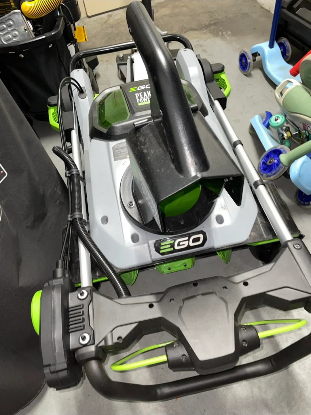 EGO lawnmower, snow blower and 2 56V Battery & Charger image indicator(7)