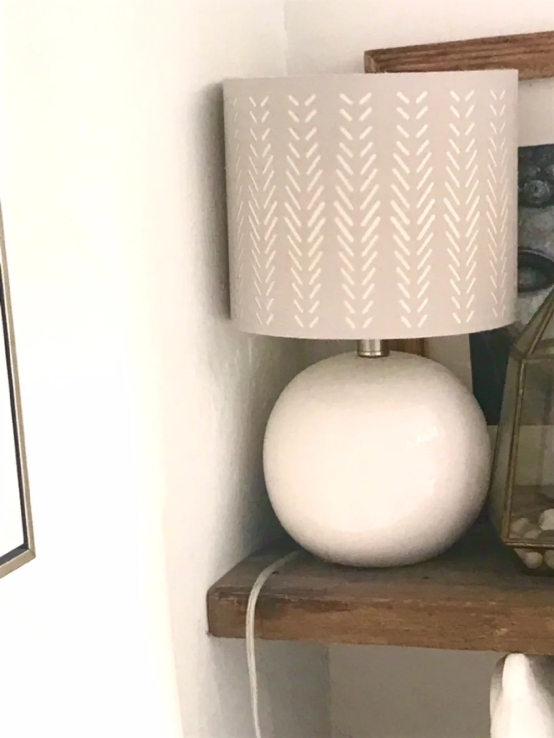 White Round Table Lamp