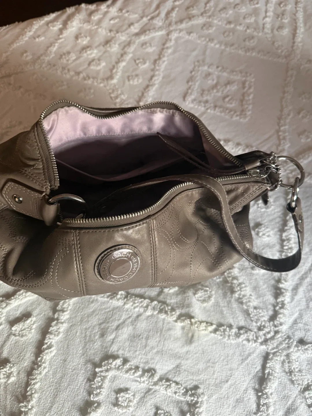 Coach Leather Hobo Bag image indicator(2)