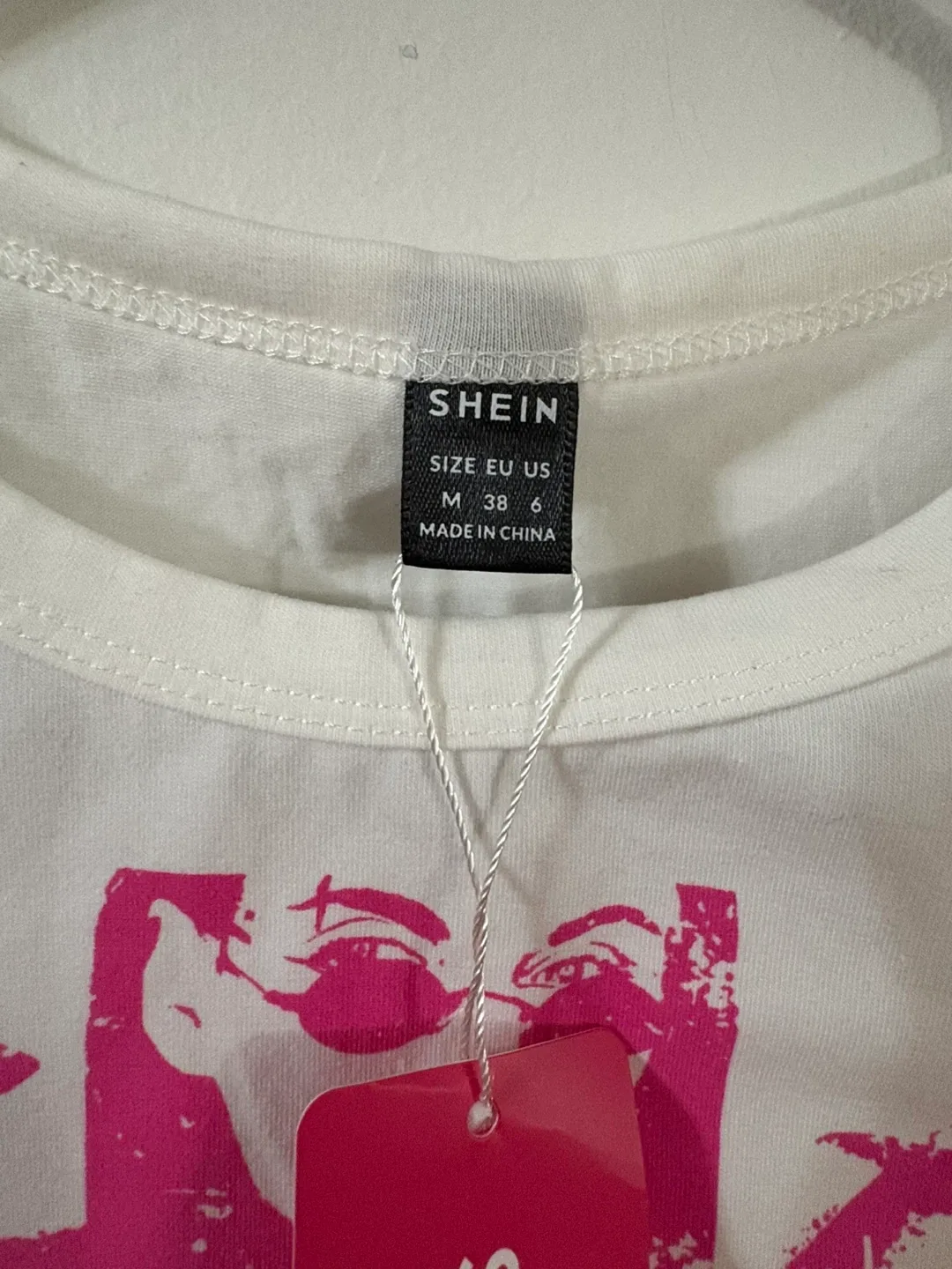 New SHEIN White Graphic Tee - Size M image indicator(3)