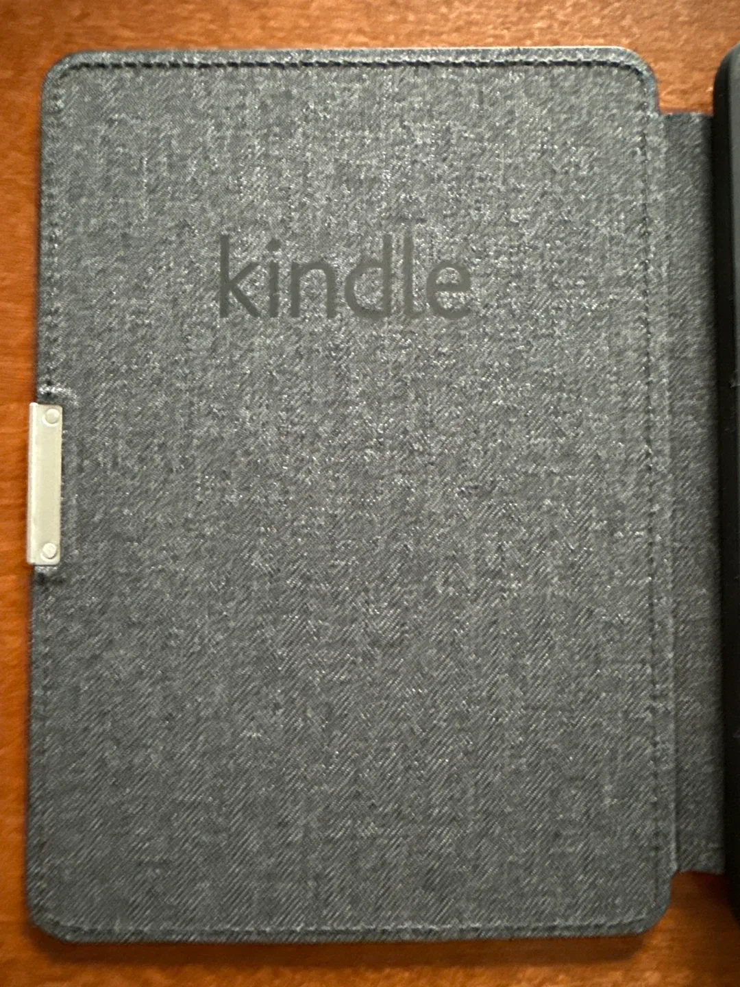 Kindle Black Leather Case image indicator(2)