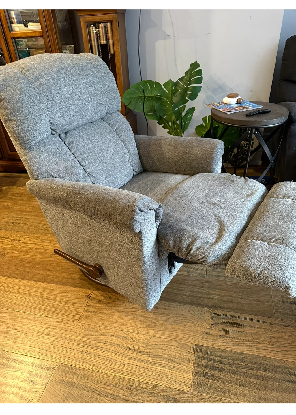 Lazy- Boy Grey Recliner Chair - photo 2