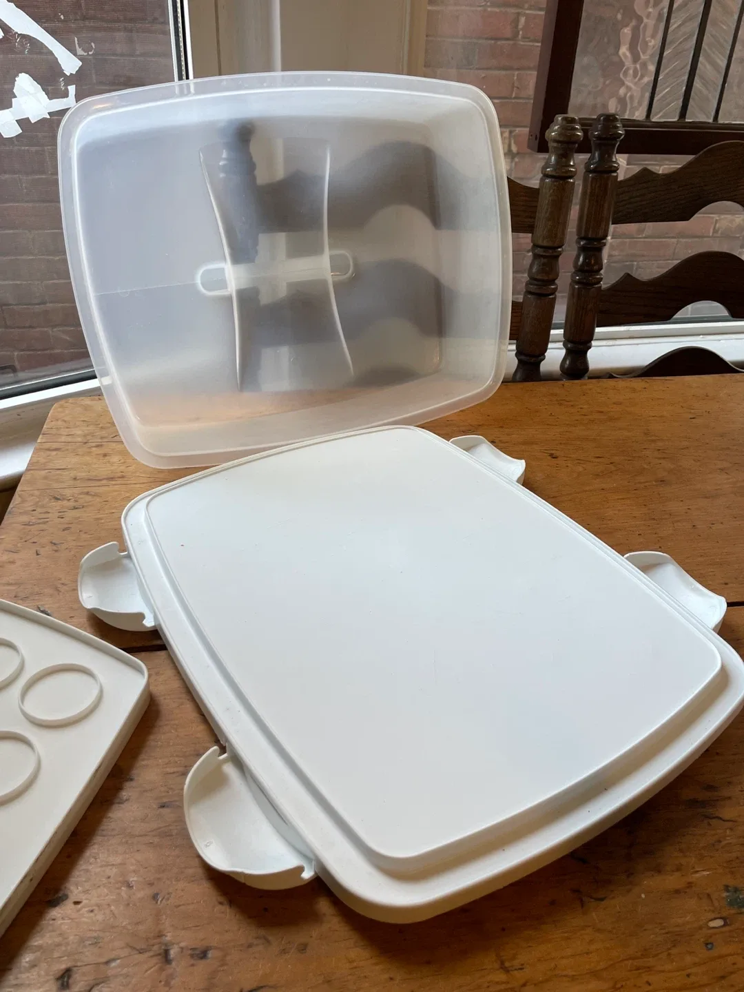 Cupcake and cake carrier tray with lid image indicator(4)