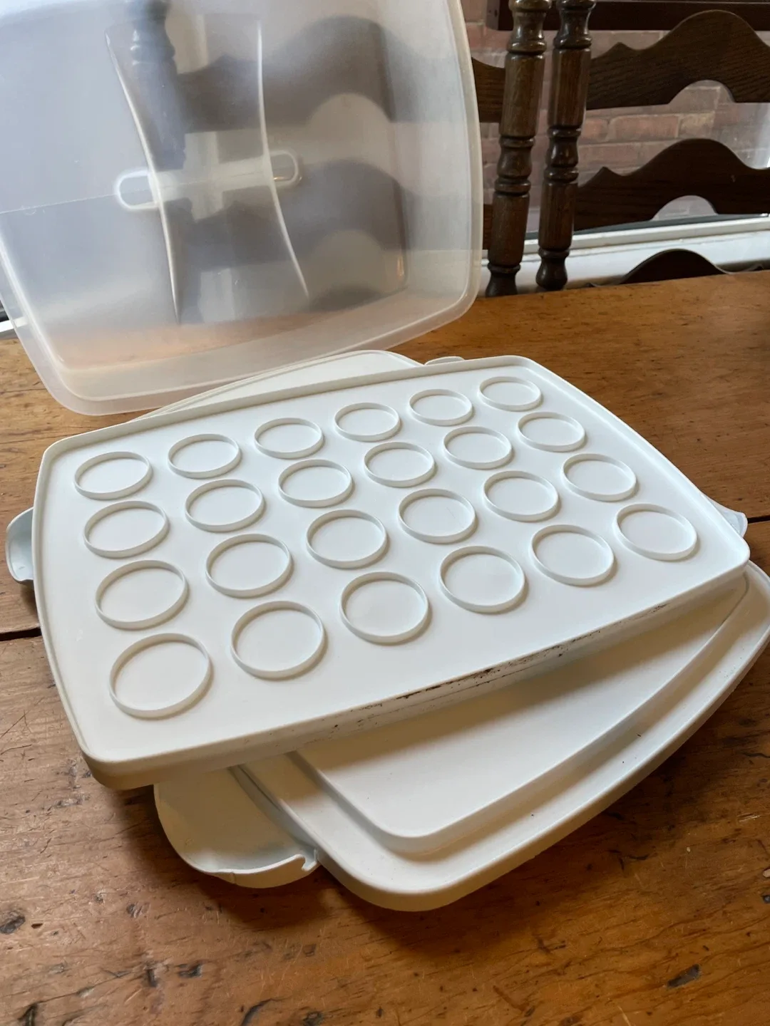 Cupcake and cake carrier tray with lid image indicator(3)