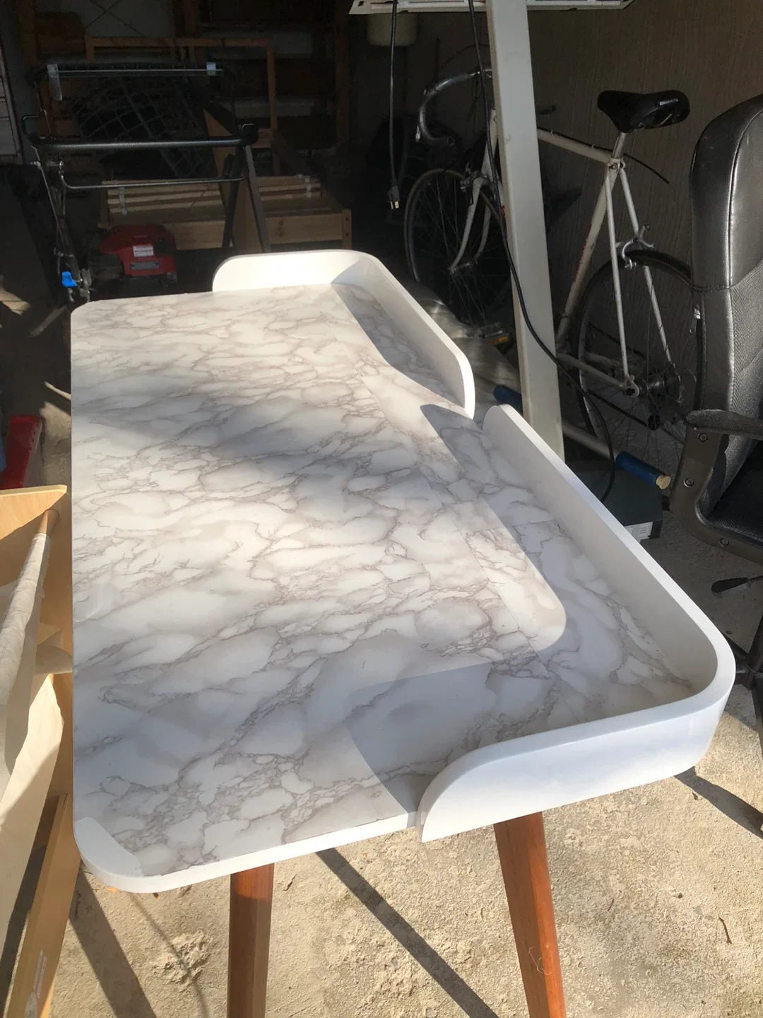 Structube Desk - White Marble Style image indicator(6)