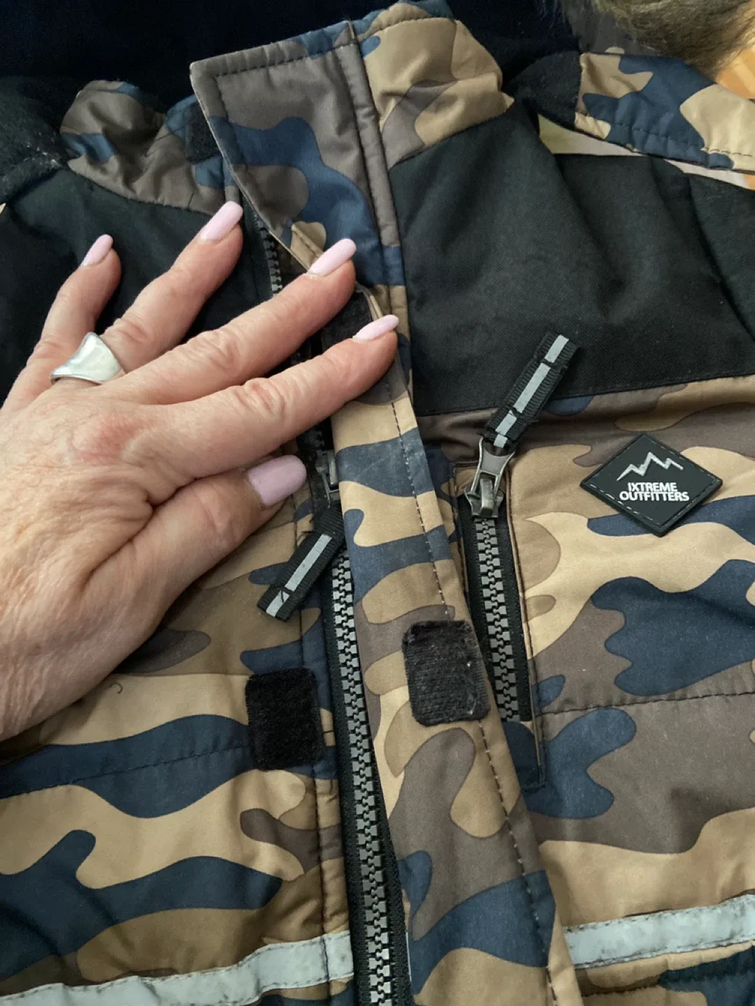 Xtreme Outfitters Camo Winter Jacket - Size 3T image indicator(5)