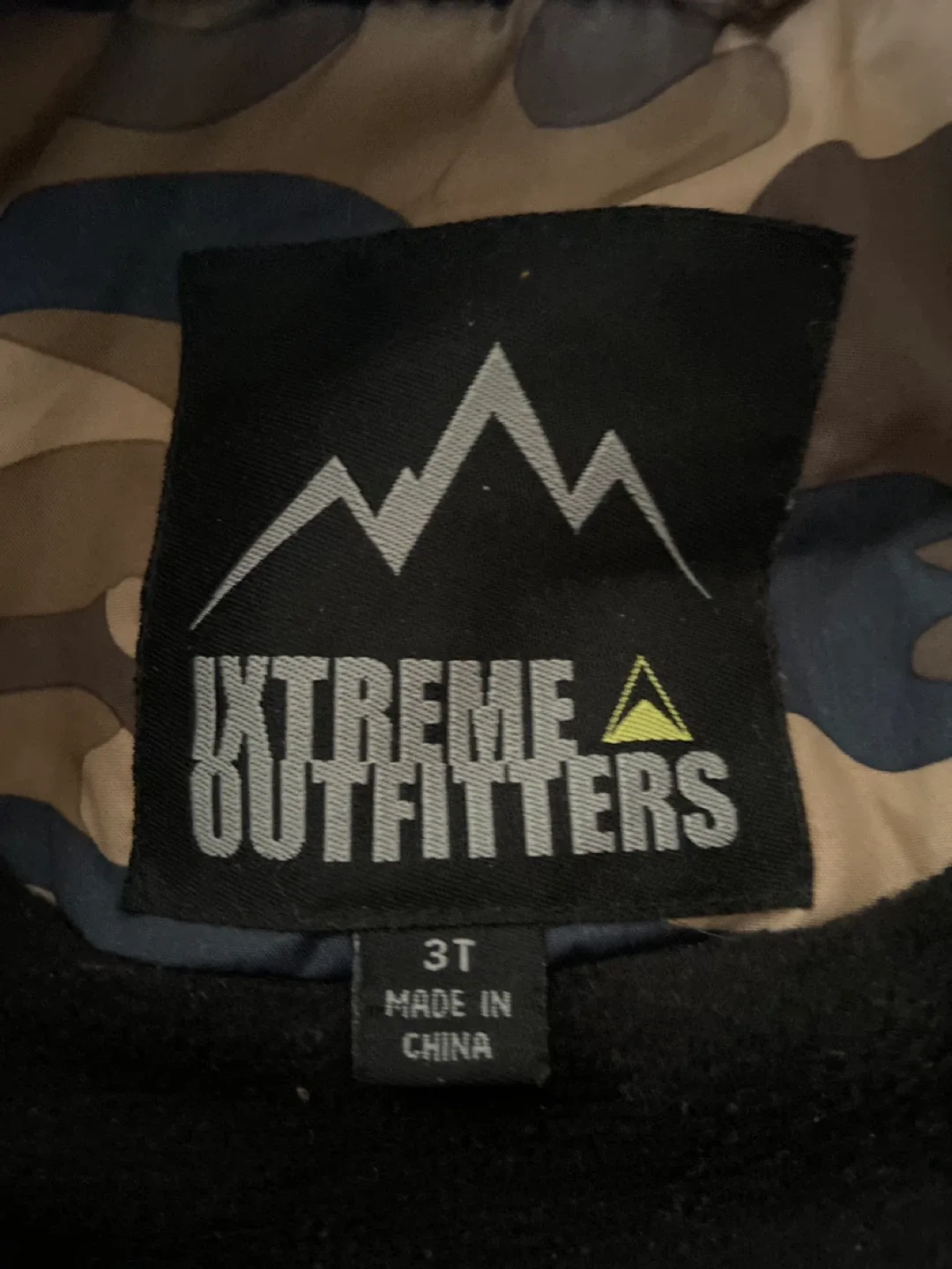 Xtreme Outfitters Camo Winter Jacket - Size 3T image indicator(3)