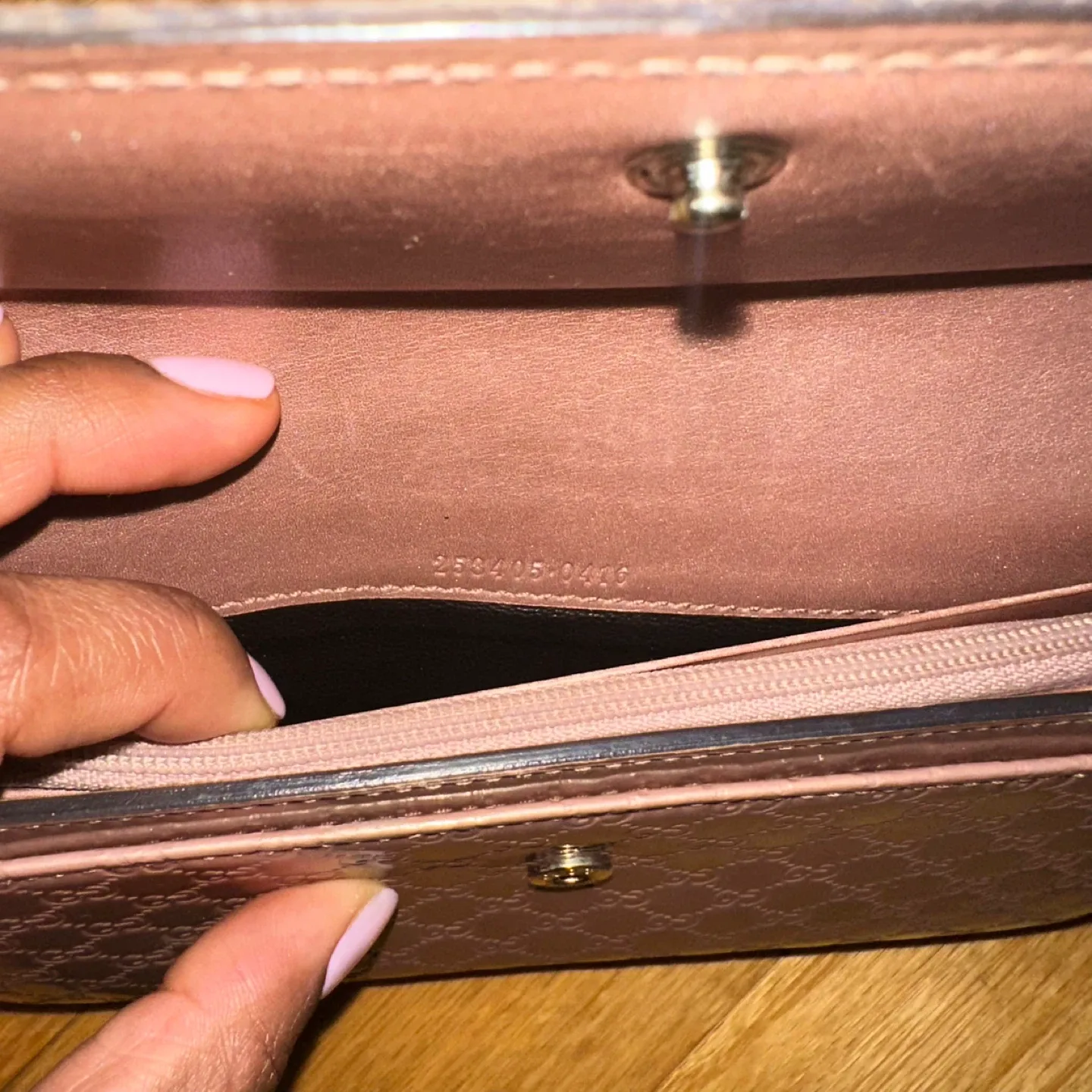 Micro GG Guccissima wallet image indicator(8)