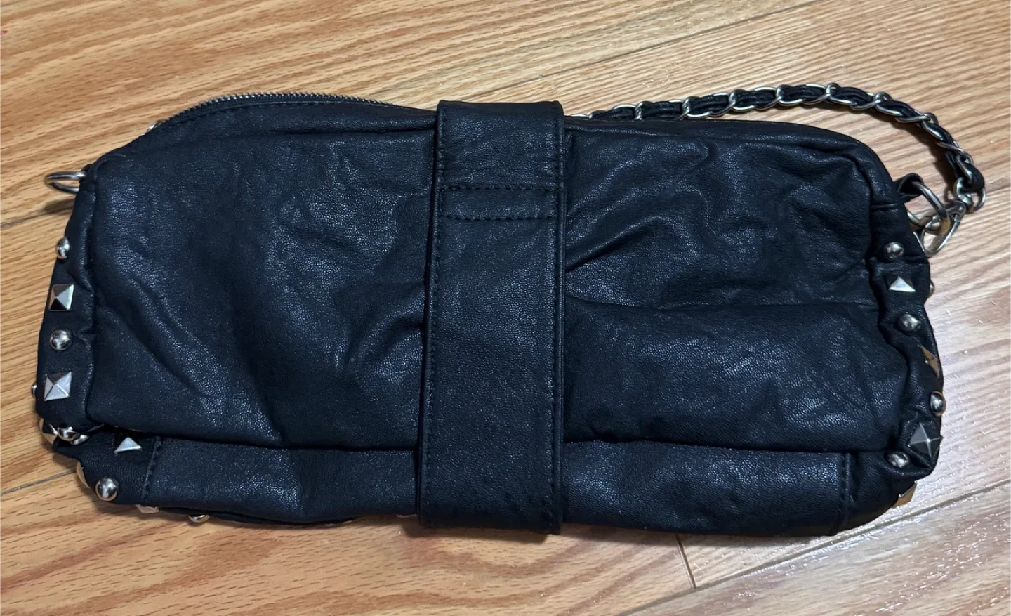 Studded black bag image indicator(2)