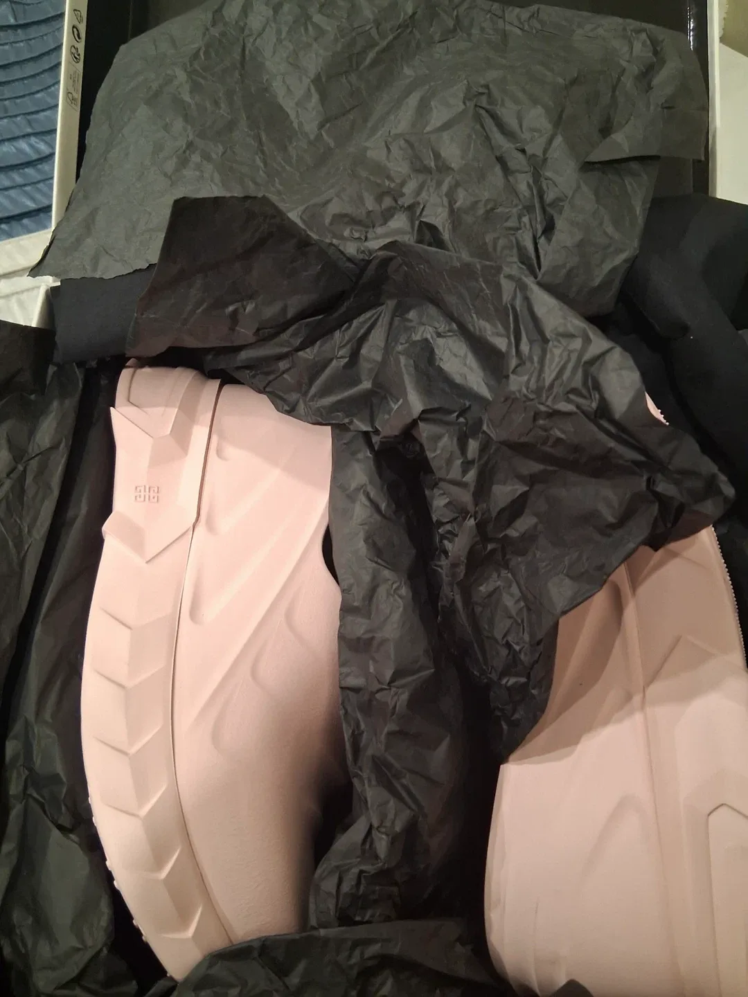 Givenchy TK-MX M1 Sneakers - Pink image indicator(2)