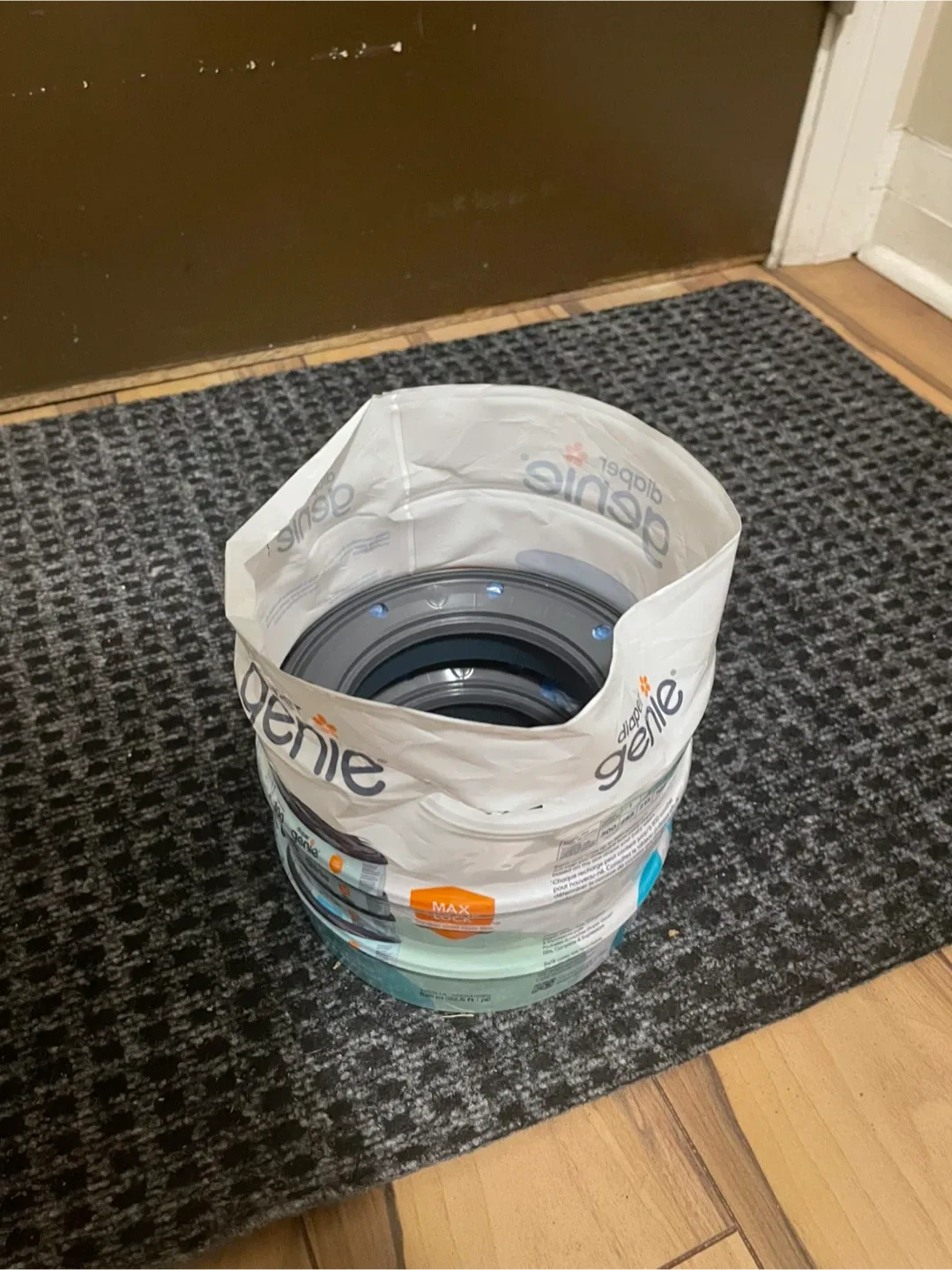 Diaper Genie Odour Lock System image indicator(3)