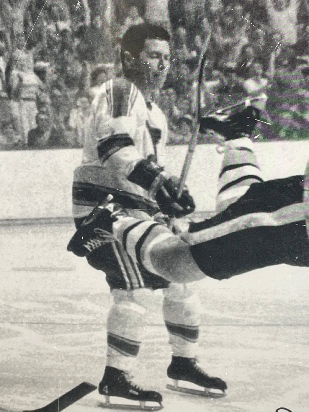 Bobby Orr Autographed Framed Photo image indicator(2)