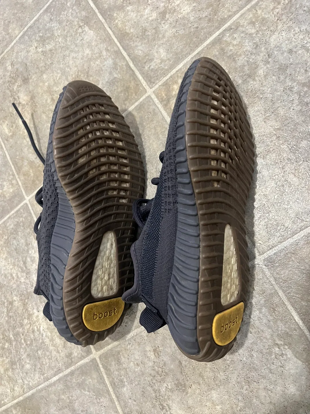 Adidas Yeezy Boost 350 V2, Size 7Y image indicator(2)