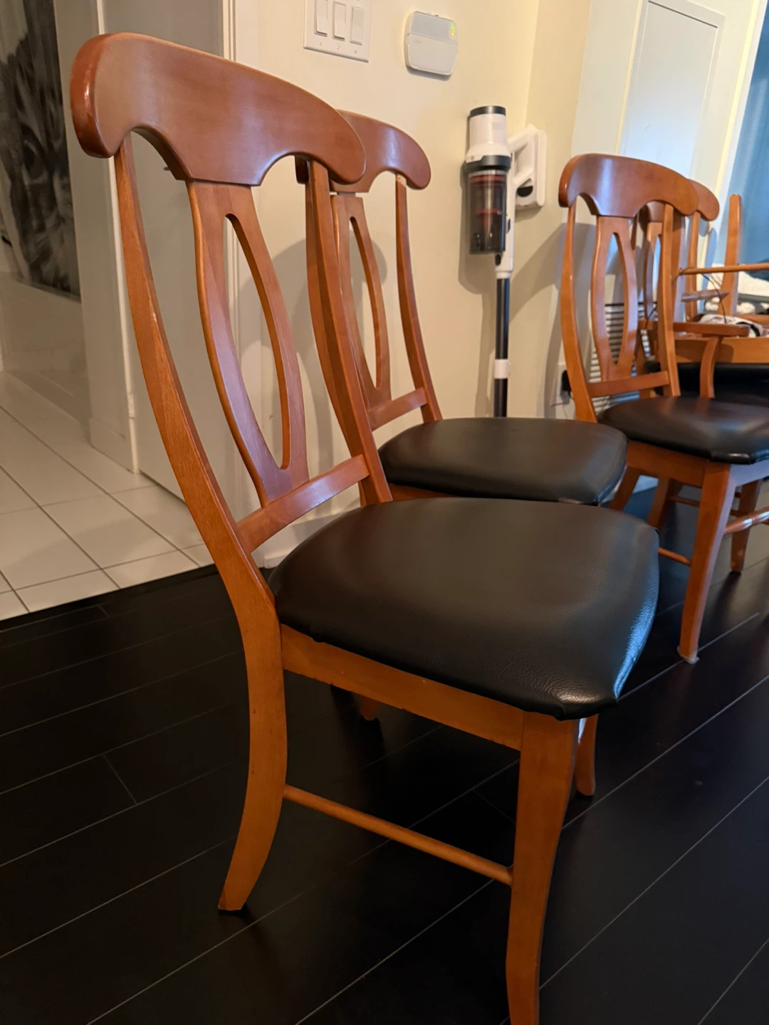 5 Solid Wood Dining Chairs – Great Condition