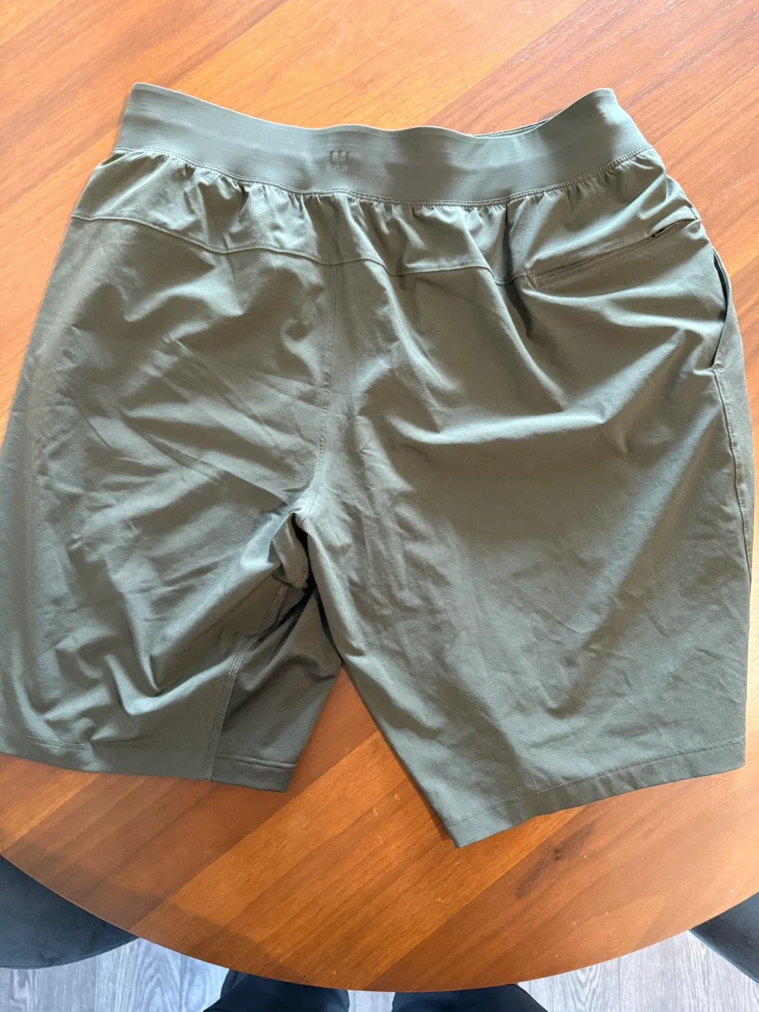 Lululemon Men's T.H.E Linerless Shorts, Olive Green 9” - L