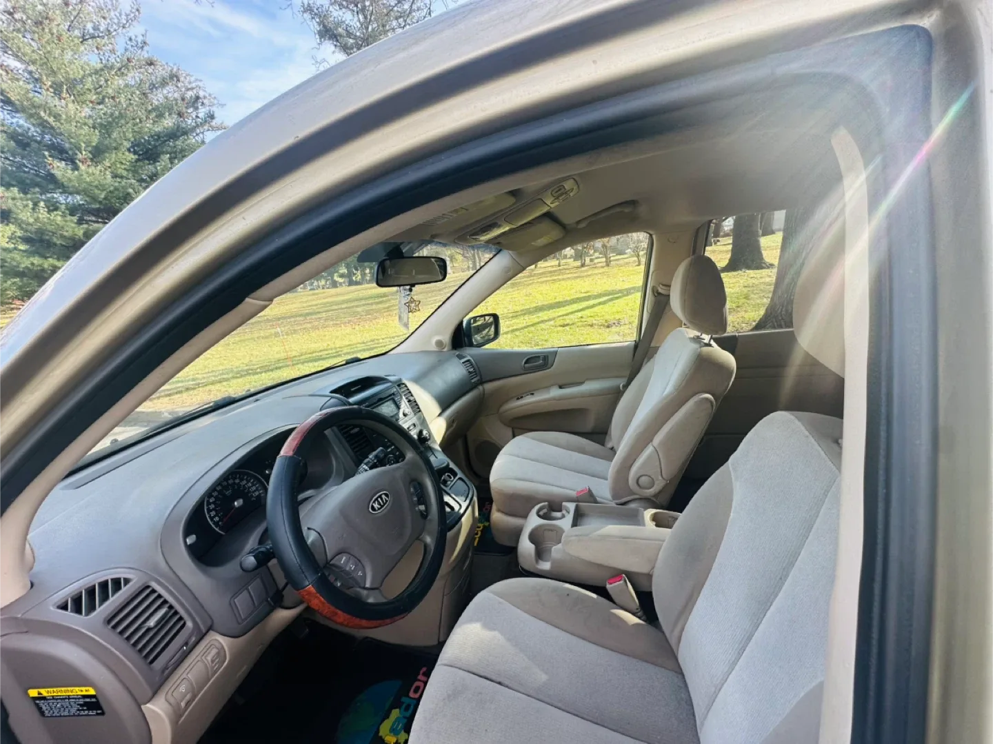 2011 Kia Sedona Minivan - Gold image indicator(9)