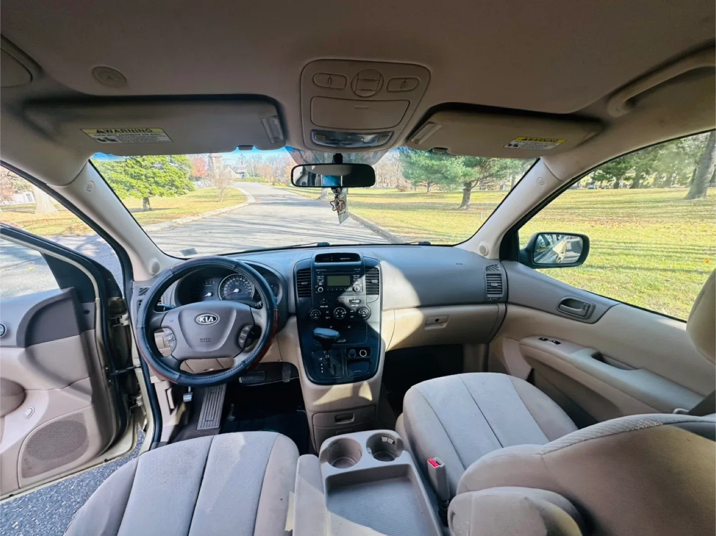 2011 Kia Sedona Minivan - Gold image indicator(7)