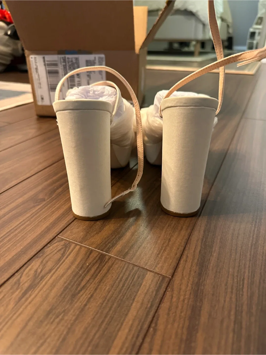 Loeffler Randall Natalia Pearl Platform Bow Heel, Size 6.5 image indicator(5)