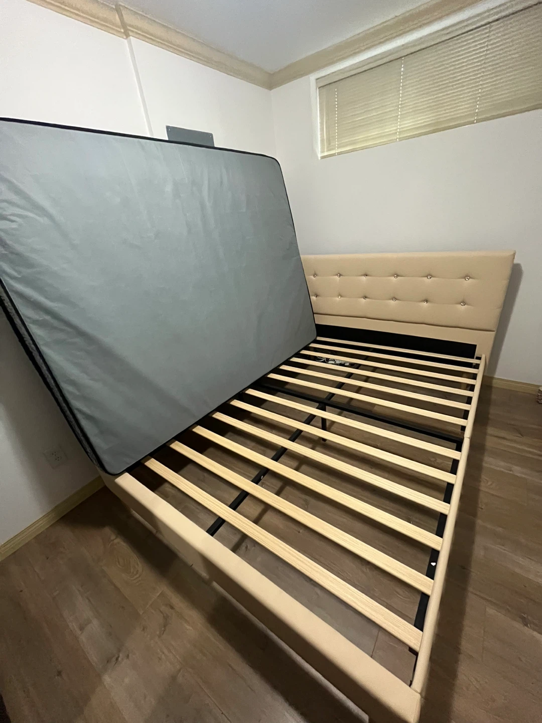 Queen Bed with Mattress, Frame and Headboard - photo 2