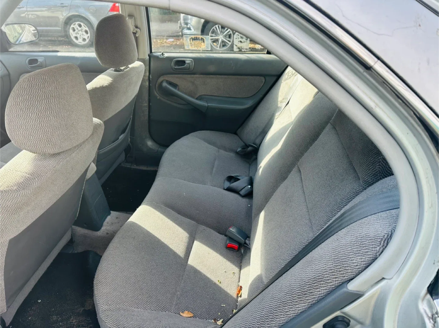 Silver Honda Civic Sedan 1997 image indicator(8)