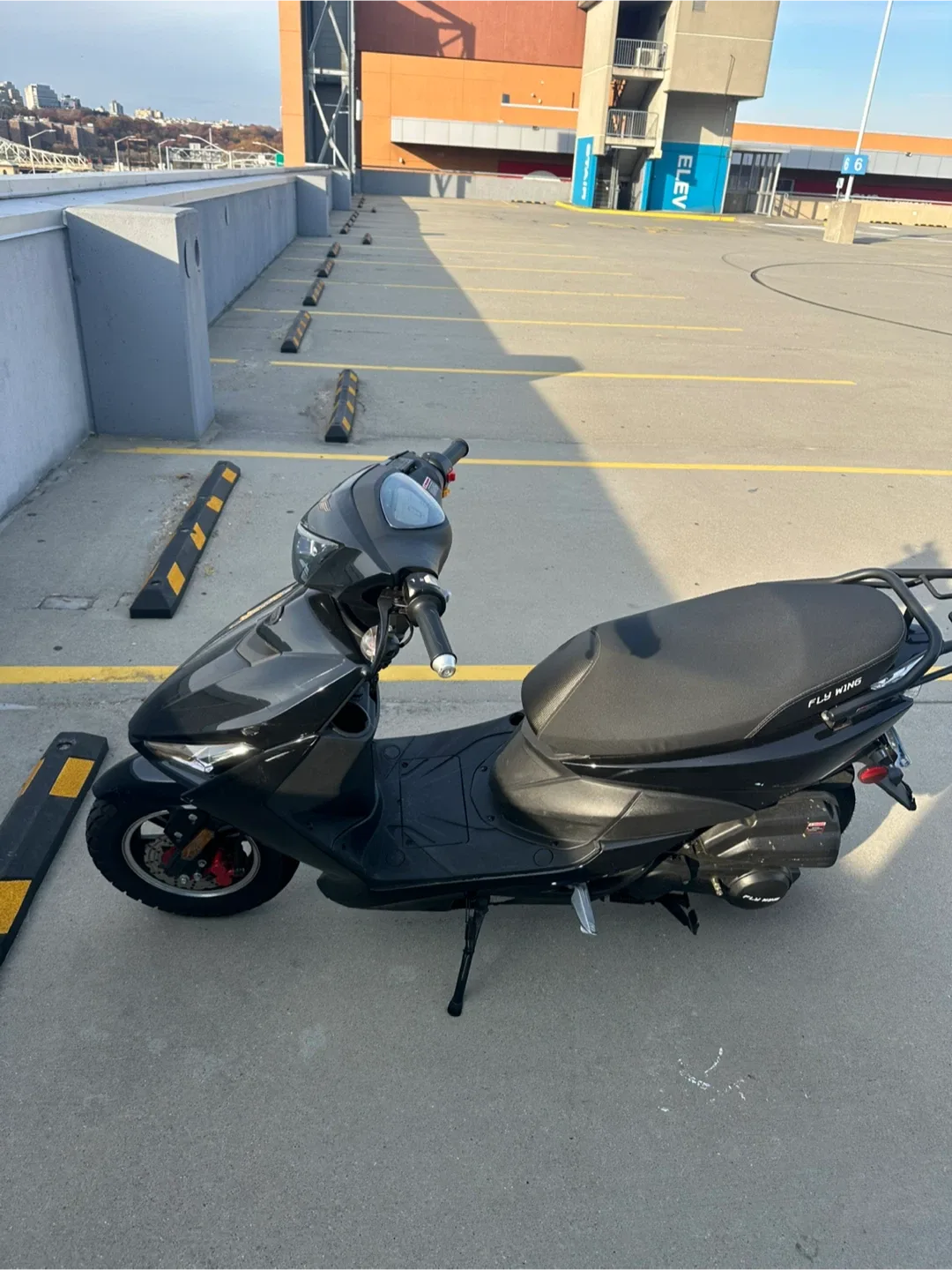 Fly Wing ST-150 Scooter - Black