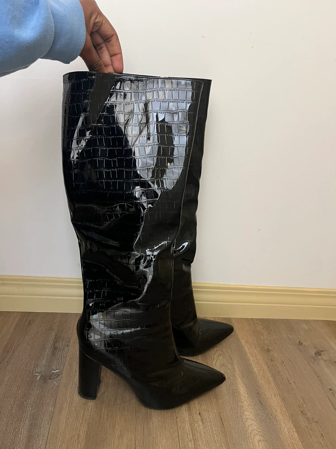 Black Knee-High Heeled Boots - photo 2