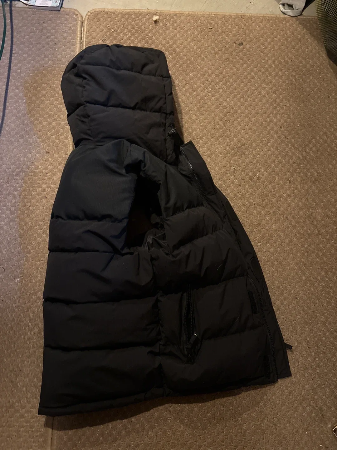 ZARA Black Puffer Vest image indicator(3)