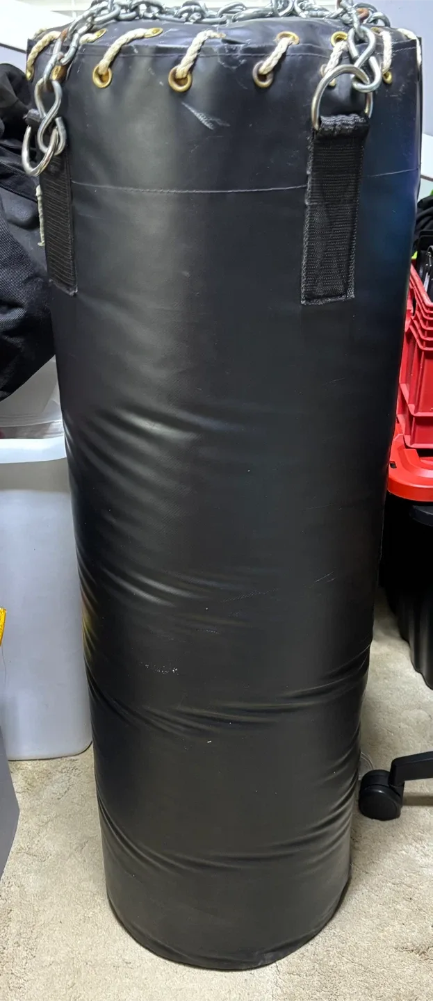 Impact Fitness Black Punching Bag image indicator(4)