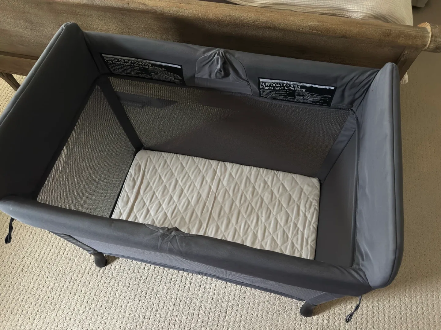 Bugaboo Stardust Grey Bassinet - Like New! image indicator(2)