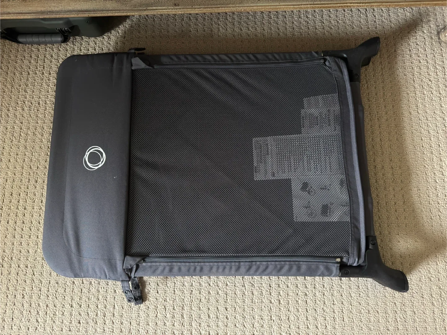 Bugaboo Stardust Grey Bassinet - Like New! image indicator(4)