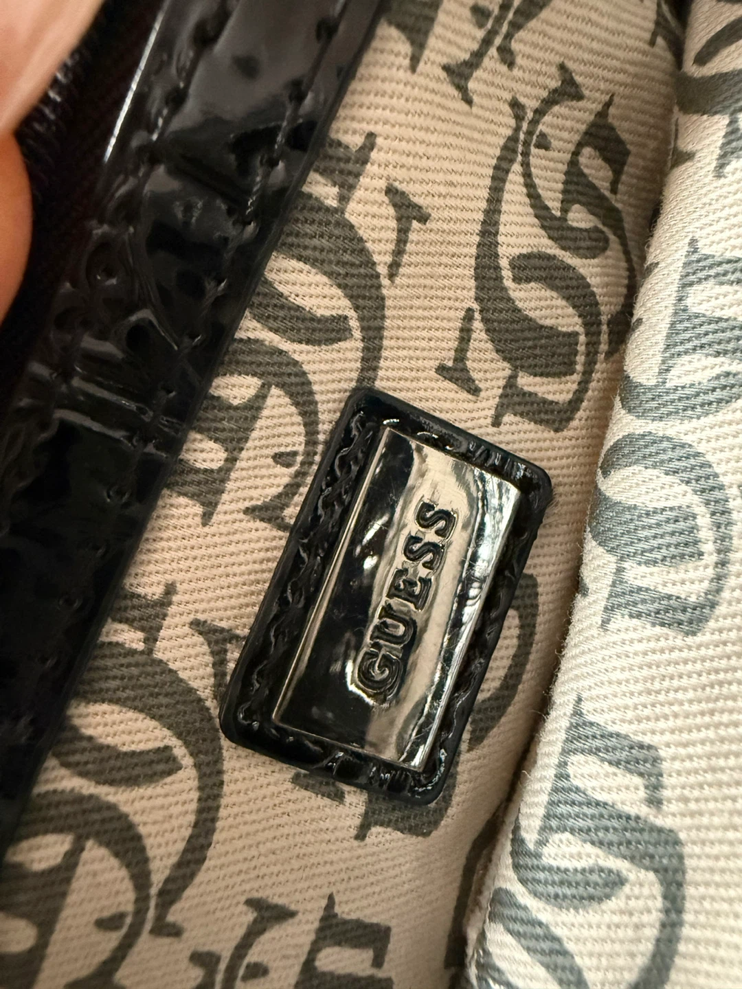 Guess Black Patent Leather Shoulder Bag - photo 5